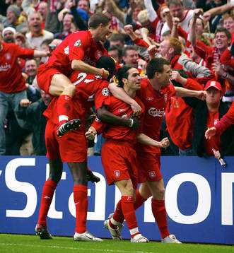  Luis Garcia, John Arne Riise , Steven Gerrard och Djimi Traore, Liverpool (Jubel) 
