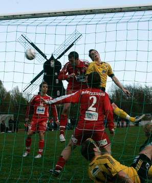 Väderkvarn, idyll, idylliska Höllvikens idrottsplats.