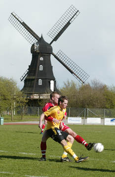Väderkvarn, idyll, idylliska Höllvikens idrottsplats.