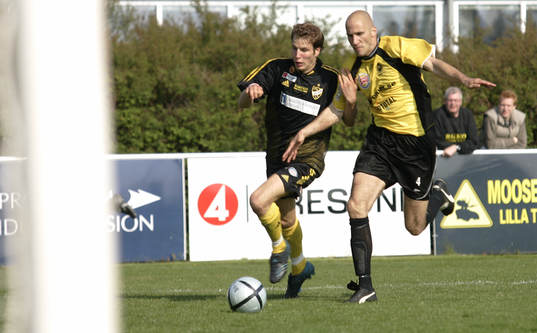 Mikael Dahlgren stör ar mot mål