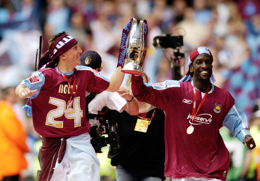  Chris Powell och Mark Noble, West Ham, jubel efter slutsignalen
