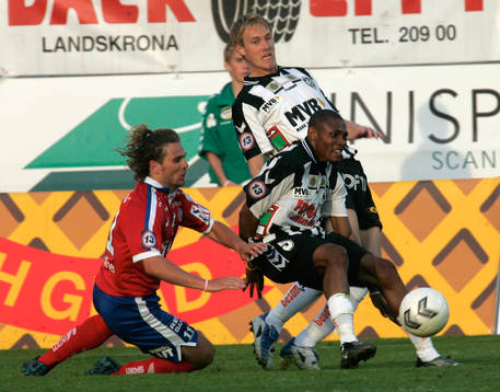 Peter Graulund mot Kingsley Amuneke
