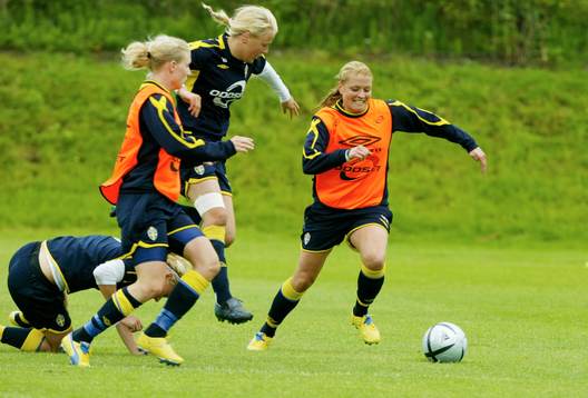 Fotboll, Dam, EM, Landslag, Sverige. Caroline Westberg, Josefine Öqvist och Anna Paulsson.