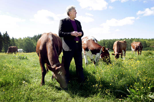 Stefan Edman är biolog och statlig utredare. Han har givit