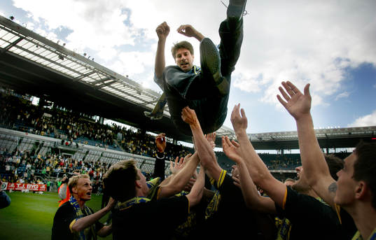  Bröndby vann danska ligan, Michael Laudrup (tränare) hyllas.