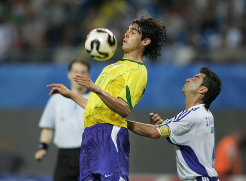  Kaka (BRA) och Theo Zagorakis (GRE)