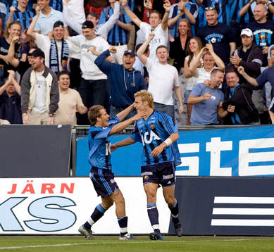  Tobias Hysén och Sören Larsen, Djurgården, jubel efter 5-2. 