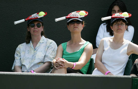 Tennis. Wimbledon. Hattmode på centercourten i Wimbledon