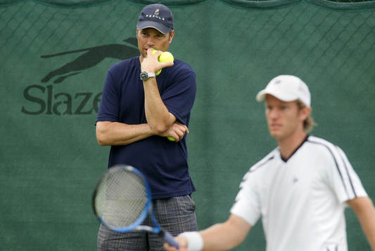 Tennis. Wimbledon. Tränare Magnus Tideman övervakar