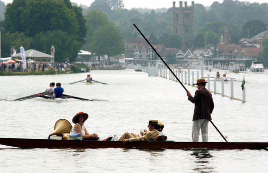 Rodd, Henley Royal Regatta på Themsen. Båt, avkoppling