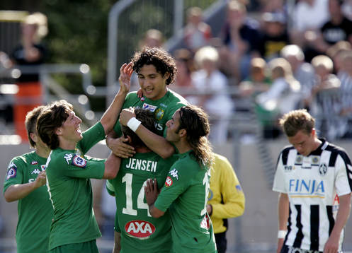  0-1, Pablo Pinones-Arce jublar, grattas av Erik Fishbein.
