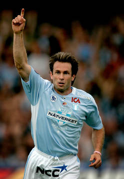   Hans Mattisson, Malmö, gjorde 1-0, jubel.