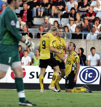  Hasse Berggren, Mathias Svenson och Daniel Alexandersson, Elfsborg (jubel)