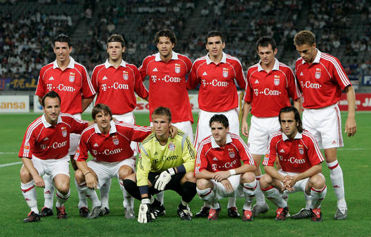 Bakre raden frv;  Roy Makaay, Martin Demichelis, Michael