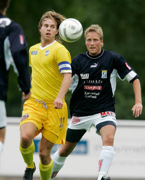   Martin Abrahamsson steget före Stefan Noresson.