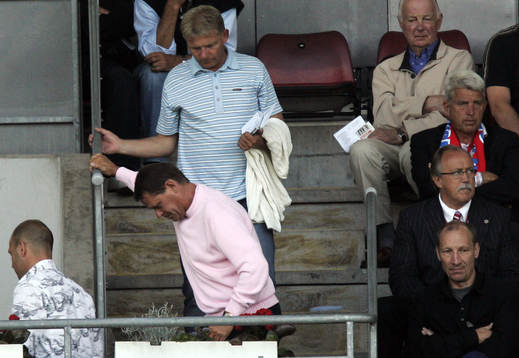 Frank Arnesen, Chelsea, fanns på läktaren, här lämnar