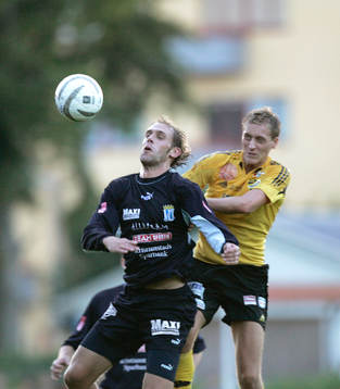 Bobby Alm Nilsson nickduellerar med Andreas Svensson.