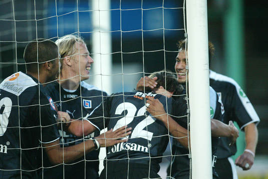 Fotboll, Superettan, Frölunda - Norrköping. Grant Igesund, Norrköping gör 2-1. Jubel.