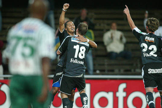 Fotboll, Superettan, Frölunda - Norrköping. Bruno Santos, Norrköping gör 3-1. Jubel.