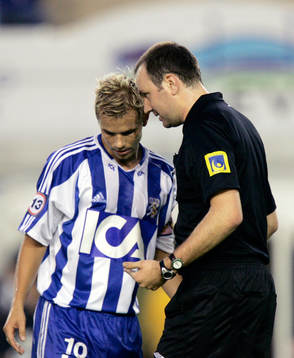 Niclas Alexandersson,  Göteborg, pratar med Jonas