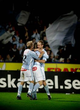  Anders Andersson, Jesper Bech, och Jon Inge Höiland, Malmö, jubel efter att Bech gjort 2-0.