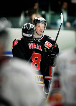 Carl Söderber, Malmö, gjorde 7-2 målet. Jubel med Kim