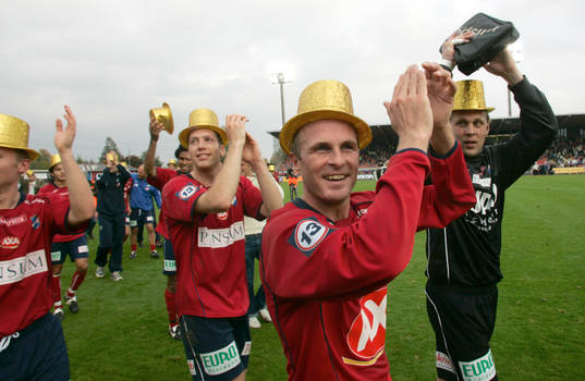 Fredrik Bild och Peter Wibrån, jubel, Öster. Klara för