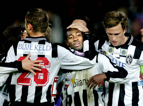 Kevin Amuneke, (mitten) jubel