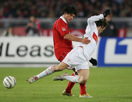  Michael Ballack, Bayern och Christian Tiffert, Stuttgart.