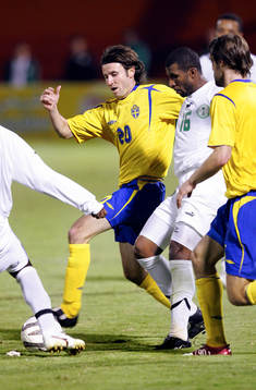 Yksel Osmanovski tränger sig igenom