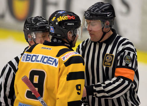 Magnus Wernblom, Skellefteå, är framme hos domaren för