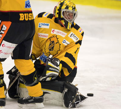 Andreas Hadelöv, målvakt, Skellefteå undrar var pucken