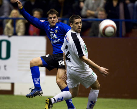 Martin Fribrock gjorde mål. Mikael Thomasson försöker