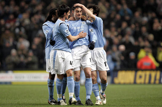  Alberto Riera, Manchester City, jubel.
