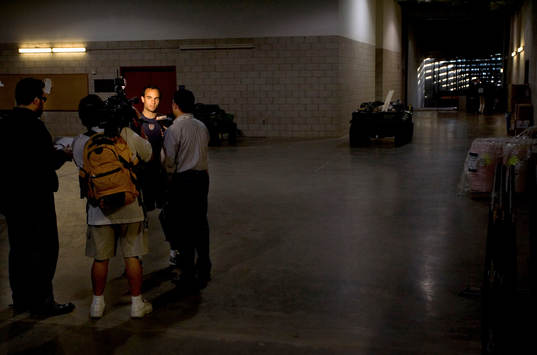 Reportage om fotboll i USA. Landon Donovan, USA intervjuas