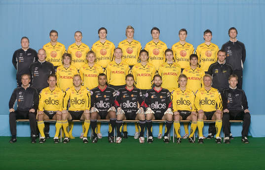 Bakre raden från vänster: Olof Andersson (massör),