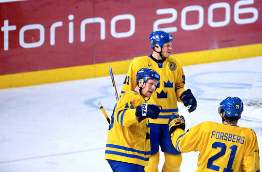 Fredrik Modin, Mats Sundin och Peter Forsberg, jubel