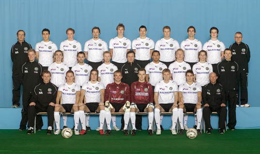  Bakre raden från vänster: Anders Åberg  (materialförvaltare), Herish Kuhi, Patrik Haginge, Magnus Samuelsson, Niklas Lönnkvist, Thomas Andersson, Fredrik Jansson, Joel Riddez, Robert Walker, Ronny Wiking  (lagledare).