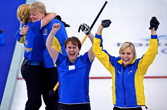  Anna Swärd, Anette Norberg, Catherine Lindahl och Eva Lund jublar