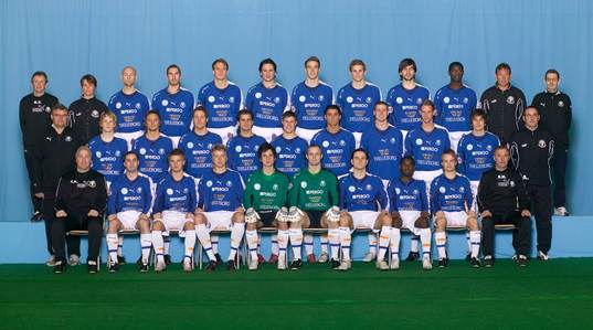  Bakre raden från vänster: Krister Törnqvist (lagledare), Eva Grankvist (massör), Mattias Thylander, Patrik Redo, Linus Malmkvist, Jens Sloth, Mikael Bengtsson, Emil Mårtensson, Reynir Leosson, Michael Mensah, Peter Malmgren (läkare), Jan Lagerborg (materialare).