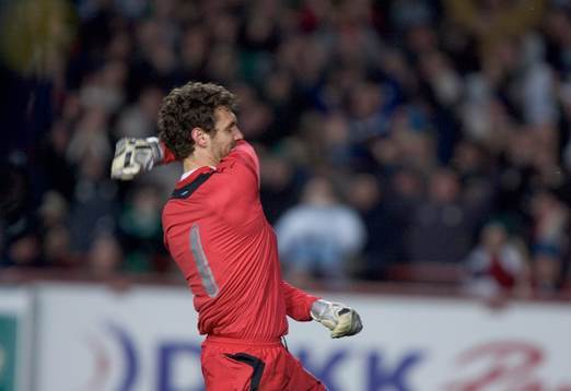 Andreas Isaksson, målvakt, har släppt in 0-3 och är