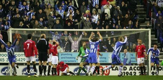  Paul Scharner, Wigan (jubel)