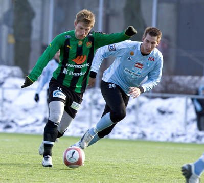 Tomas Rosenkvist lämnar Johan Nilsson Guiomar bakom sig