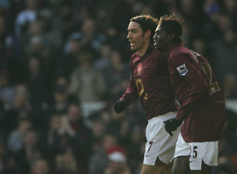  Robert Pires och Emanuelle Adebayor, Arsenal (Jubel)