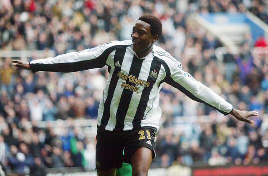  Shola Ameobi, Newcastle (jubel)