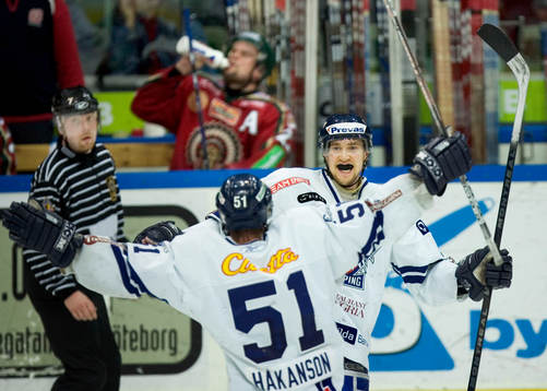 Mikko Luoma, Linköping, jubel, 1-2, grattas av Mikael