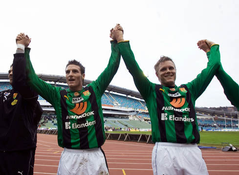 GAIS hjältarna James Keene och Anton Holmberg tackar