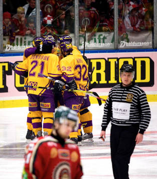 Färjestad 3-1 genom Jesper Mattsson. Jubel