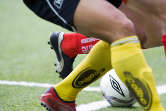 Fot, Boll, Konstgräs. Genre