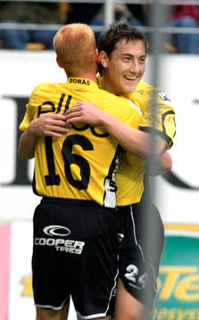   1-0, Stefan Ishizaki. Jubel.